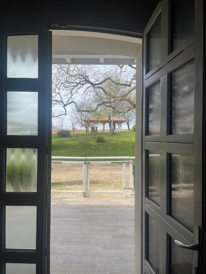 Domaine Des Peyries - Chambres Et Table D'Hotes Saint-Barthelemy-d'Agenais Exterior photo