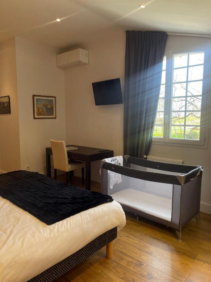 Domaine Des Peyries - Chambres Et Table D'Hotes Saint-Barthelemy-d'Agenais Exterior photo